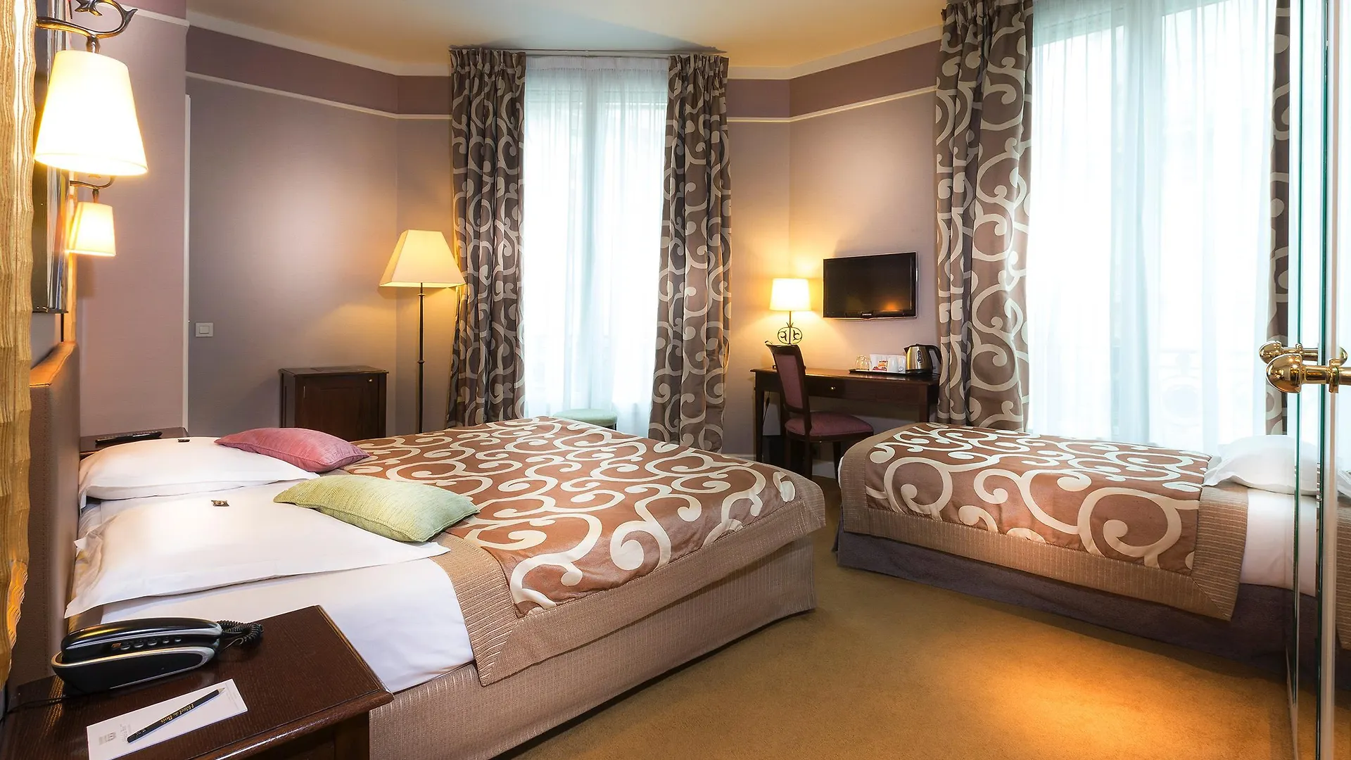 ***  Hotel Du Bois Champs-Elysees Paris France