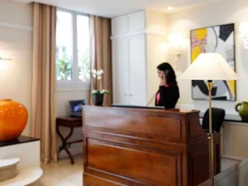 Hôtel Du Bois Champs-Elysées París Hotel