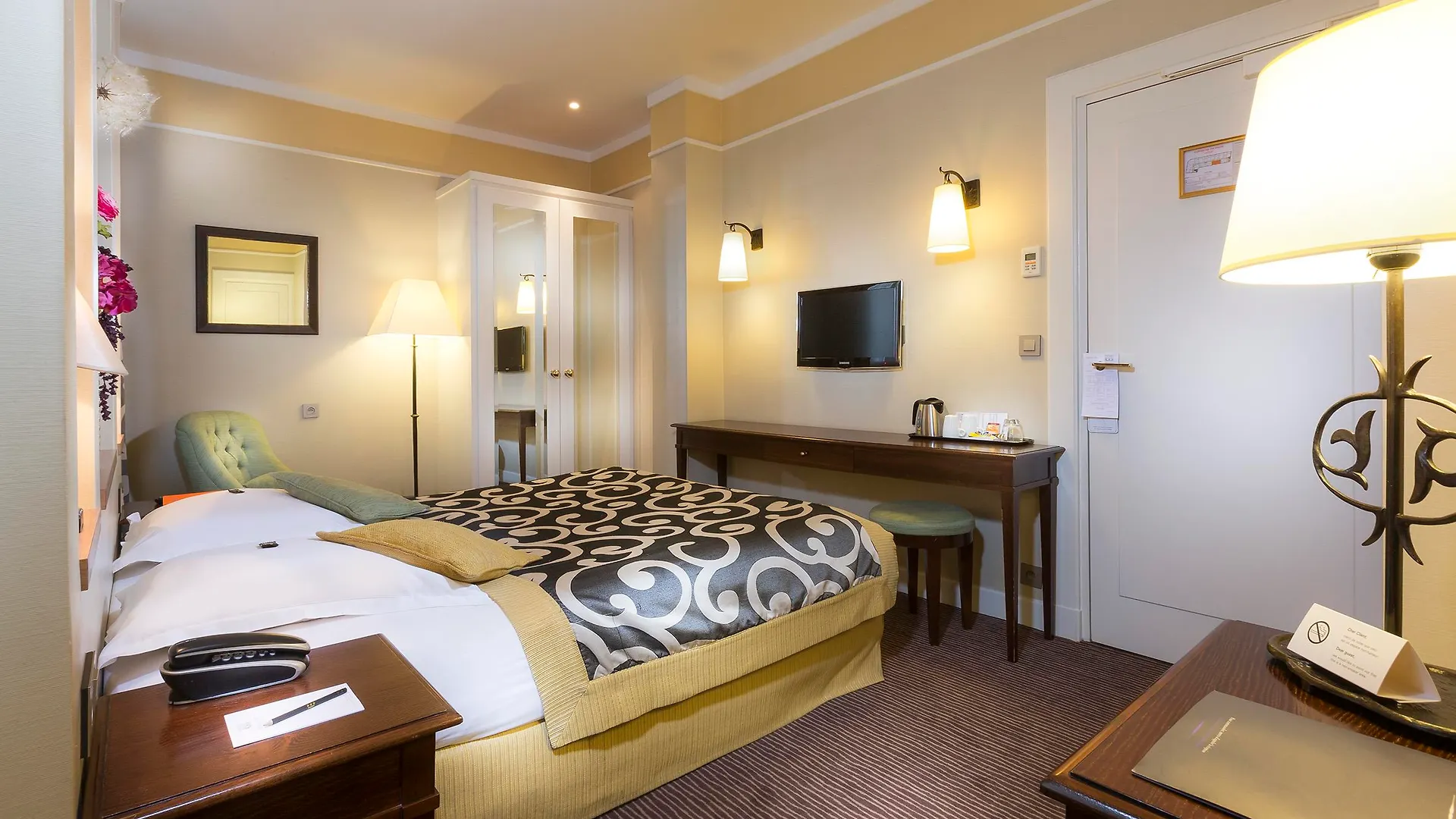 Hotel Du Bois Champs-Elysees Paris 3*,