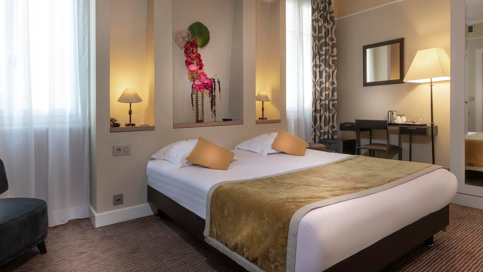 Hotel Hôtel Du Bois Champs-Elysées Paris